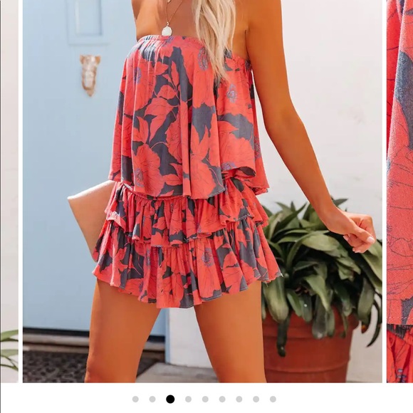 SOLD - Vici Collection, super cute floral ruffle jumpsuit - Picture 2 of 4